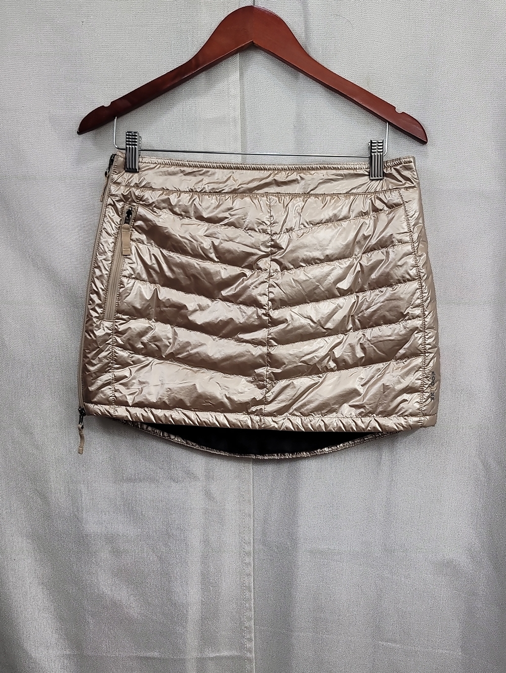 Skhoop Down Quilted Metallic Beige Mini Skirt Size M